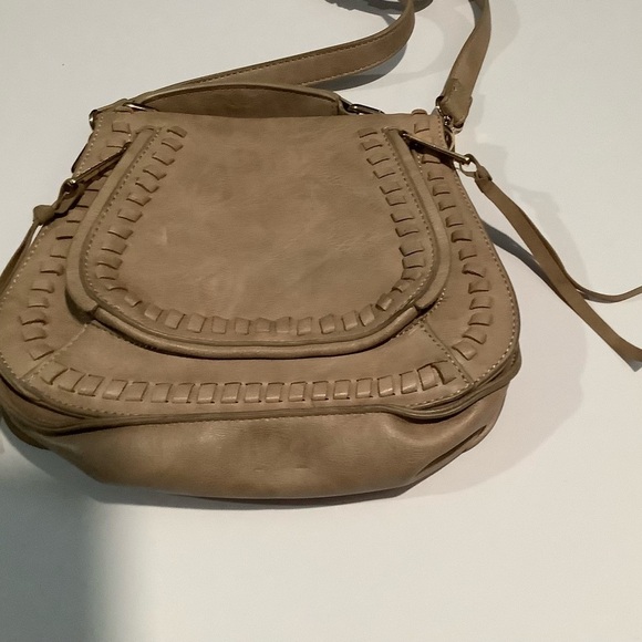 Urban Expressions Taupe Crossbody Bag - Picture 2 of 9